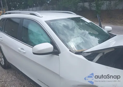 2015 Jeep Cherokee Latitude из США, поврежденный, VIN 1C4PJMCS3FW641973